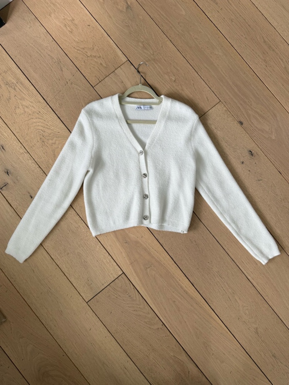 Zara Cream V-Neck Cropped Button Cardigan